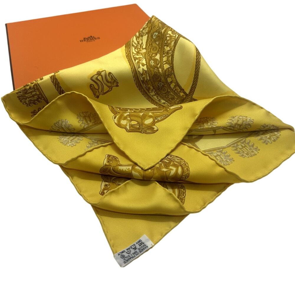 HERMES LES CAVALIERS D'OR 100% Silk Square 45 (RARE)